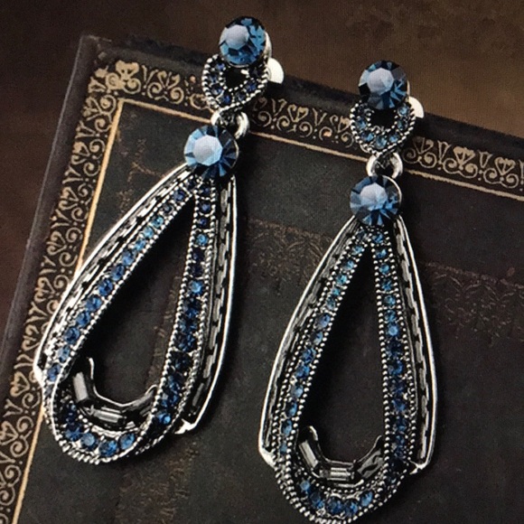 Jewelry - Inlaid CZ earrings   Unique design and quality👵🏻